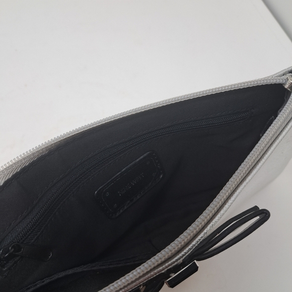 Nine West  Women's Wristlet Silver Shiny Bowtie - Picture 9 of 10